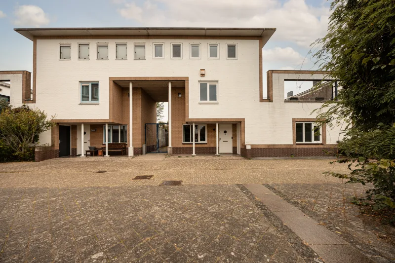 Zonnebeke 4 in Nieuw-West