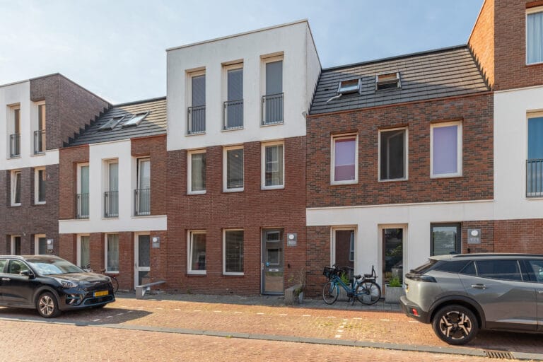 Woning aan de Lambertus Huisengastraat 169 in Purmerend